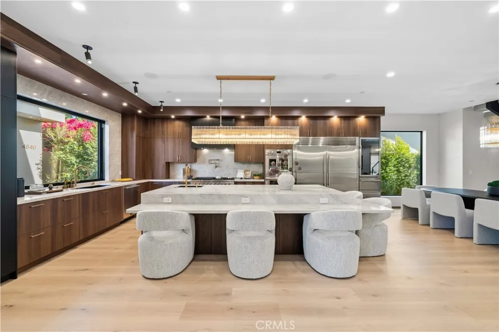 4842 Fulton Avenue Sherman Oaks, CA 91423