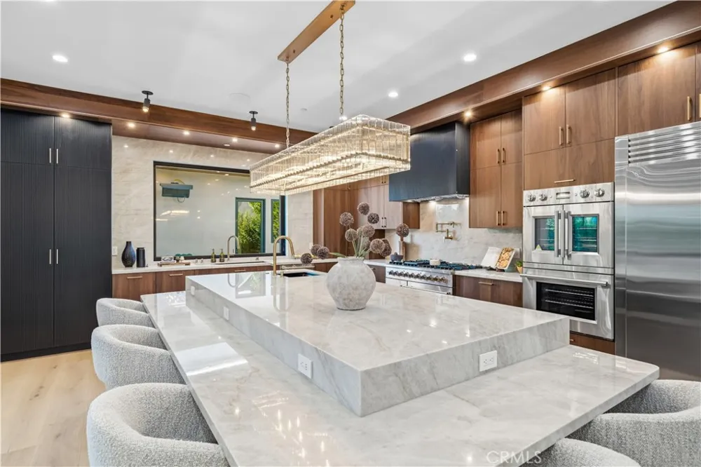 4842 Fulton Avenue Sherman Oaks, CA 91423