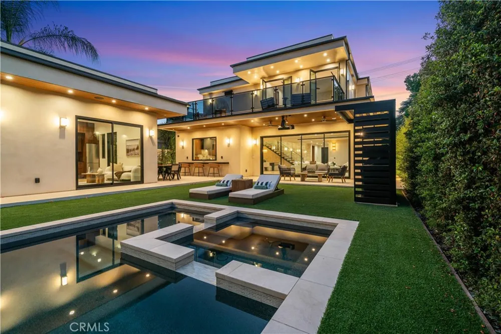 4842 Fulton Avenue Sherman Oaks, CA 91423