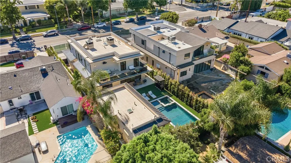4842 Fulton Avenue Sherman Oaks, CA 91423