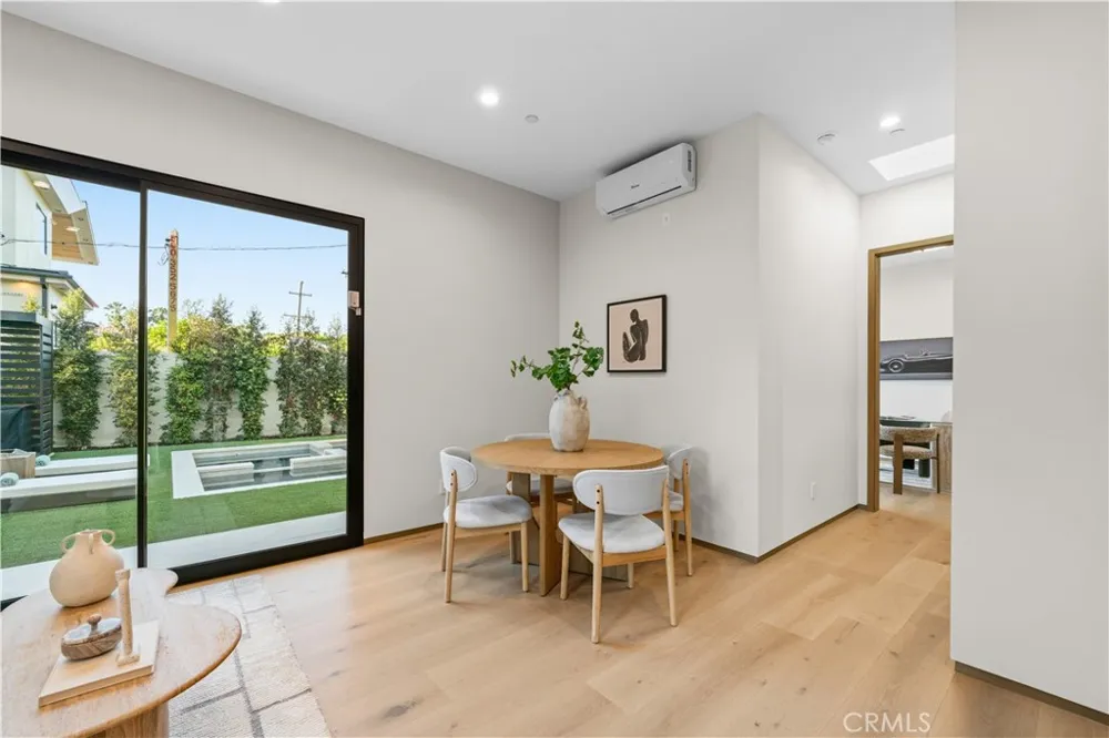 4842 Fulton Avenue Sherman Oaks, CA 91423