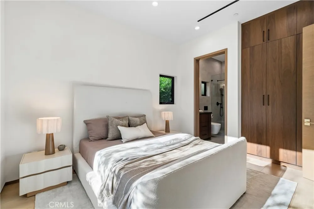 4842 Fulton Avenue Sherman Oaks, CA 91423