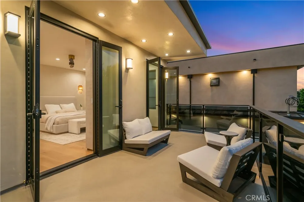 4842 Fulton Avenue Sherman Oaks, CA 91423