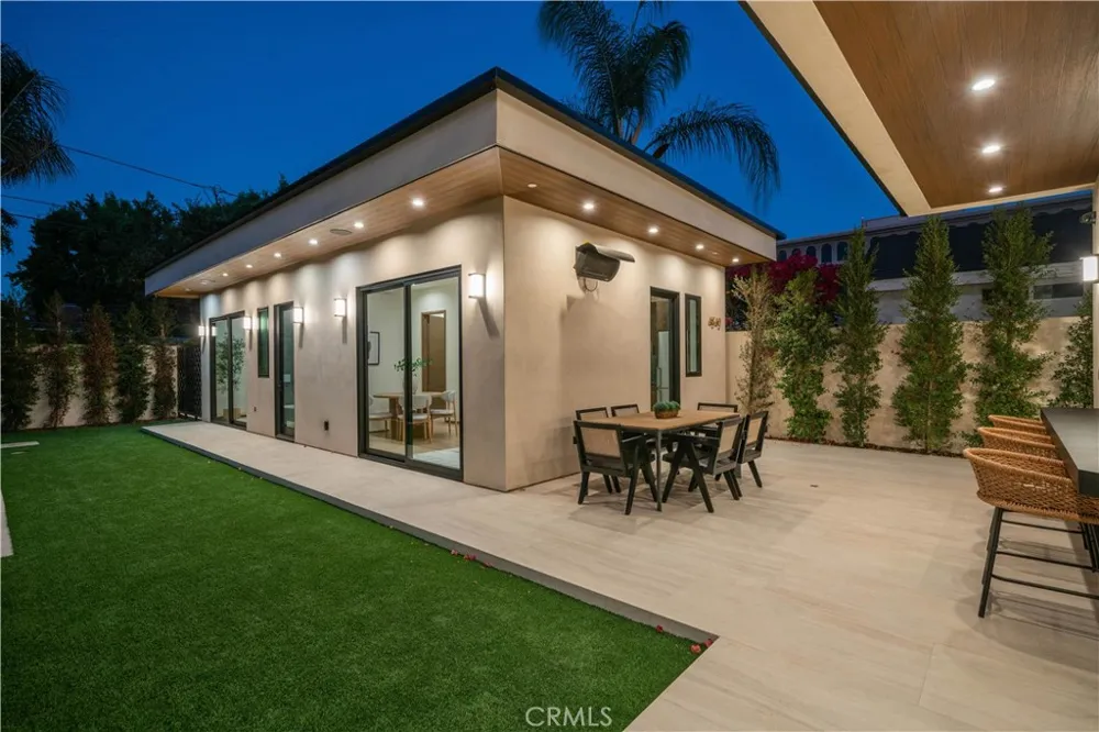 4842 Fulton Avenue Sherman Oaks, CA 91423