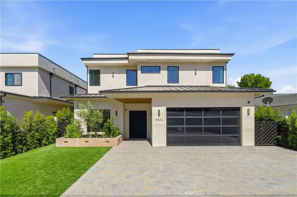 4842 Fulton Avenue Sherman Oaks, CA 91423