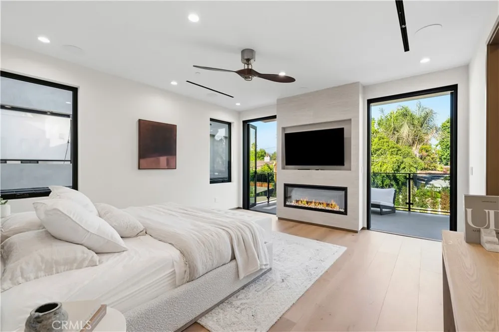 4842 Fulton Avenue Sherman Oaks, CA 91423