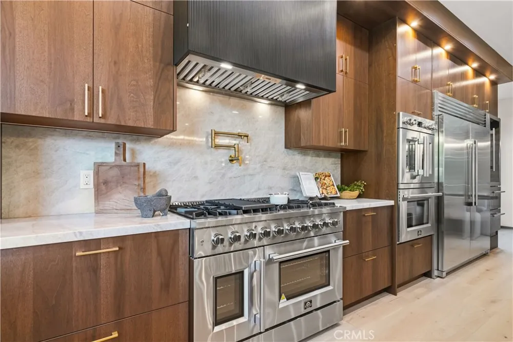 4842 Fulton Avenue Sherman Oaks, CA 91423
