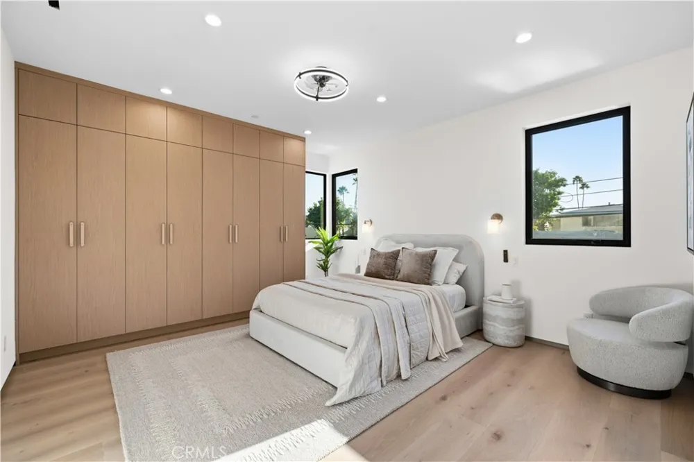 4842 Fulton Avenue Sherman Oaks, CA 91423