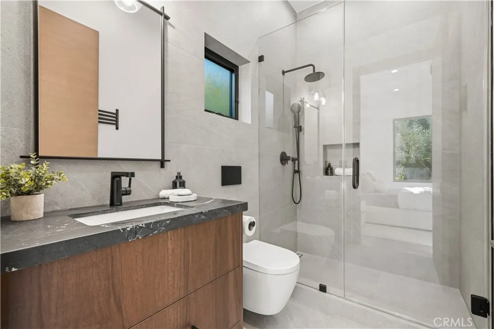 4842 Fulton Avenue Sherman Oaks, CA 91423