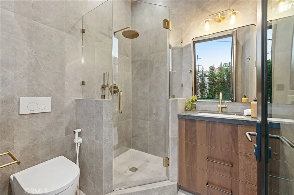 4842 Fulton Avenue Sherman Oaks, CA 91423