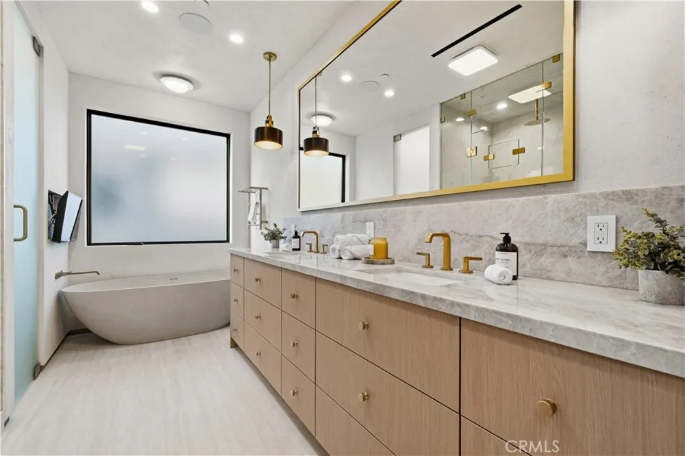 4842 Fulton Avenue Sherman Oaks, CA 91423