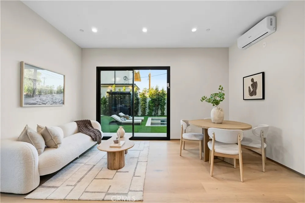 4842 Fulton Avenue Sherman Oaks, CA 91423
