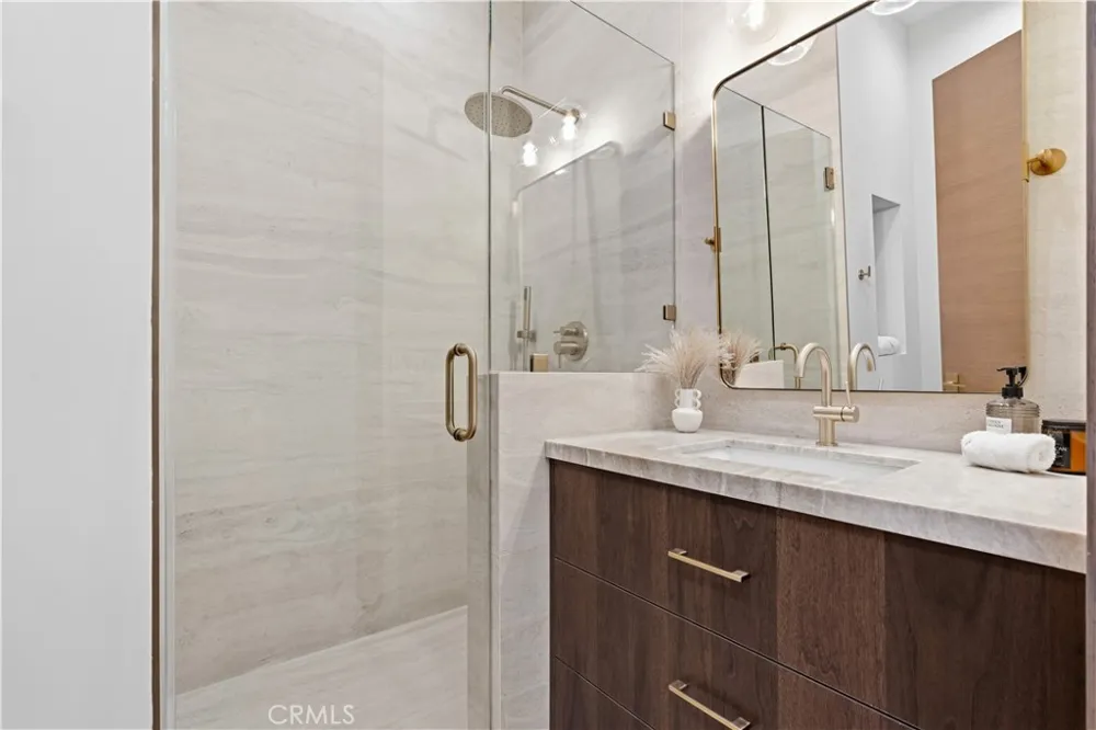 4842 Fulton Avenue Sherman Oaks, CA 91423