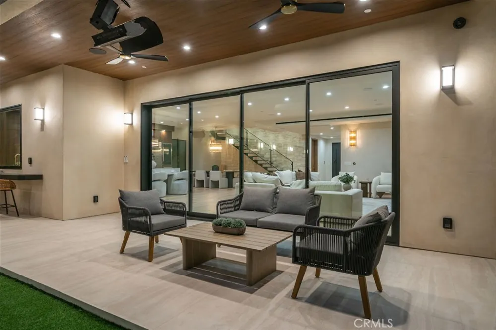 4842 Fulton Avenue Sherman Oaks, CA 91423