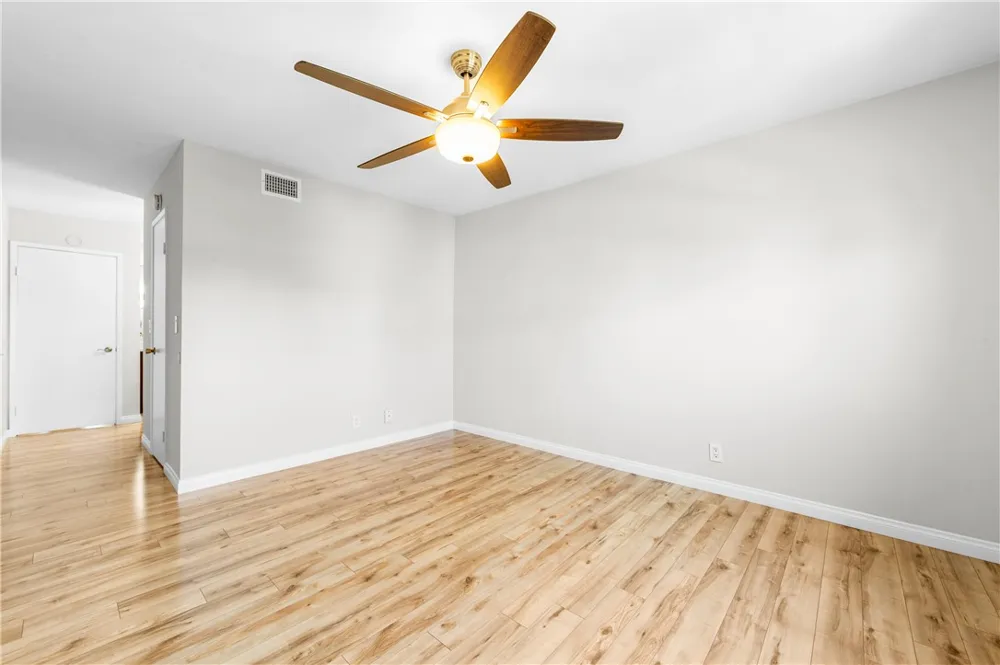 345 University #F6 Costa Mesa, CA 92627
