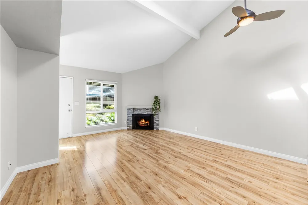 345 University #F6 Costa Mesa, CA 92627