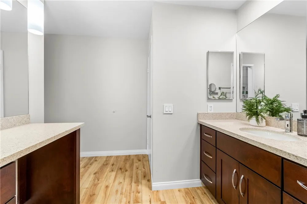 345 University #F6 Costa Mesa, CA 92627