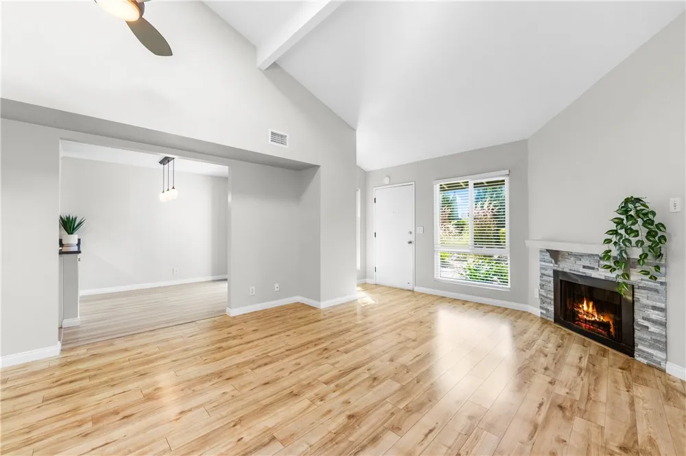 345 University #F6 Costa Mesa, CA 92627