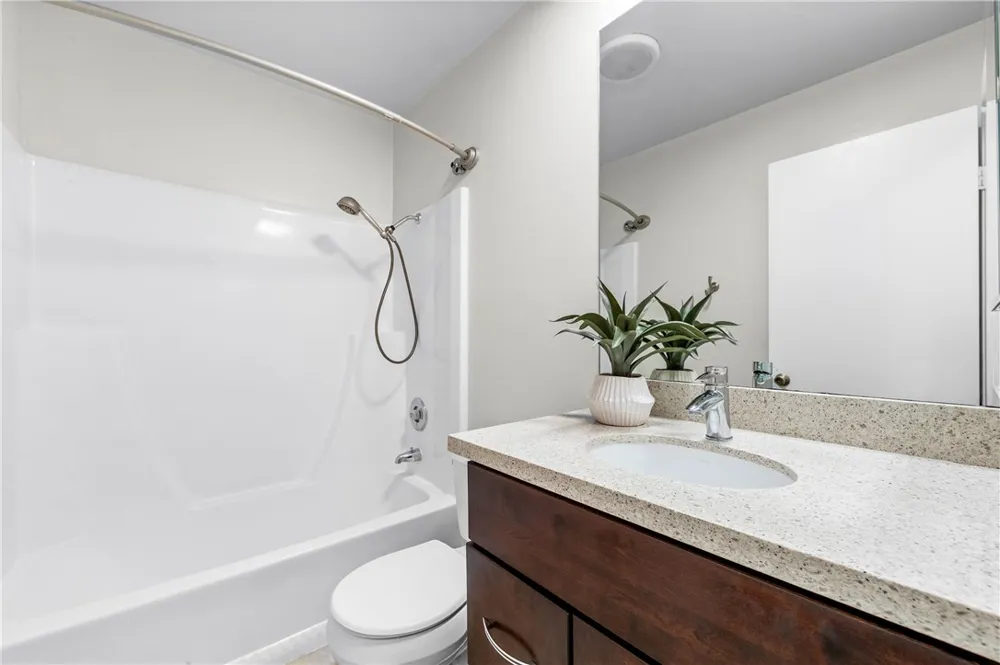 345 University #F6 Costa Mesa, CA 92627
