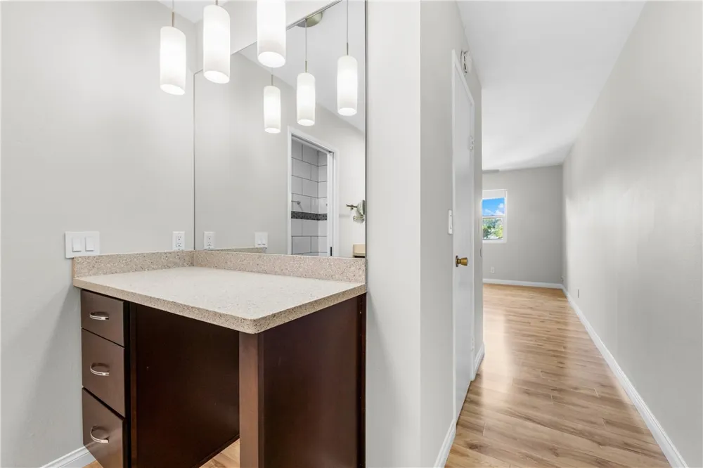 345 University #F6 Costa Mesa, CA 92627
