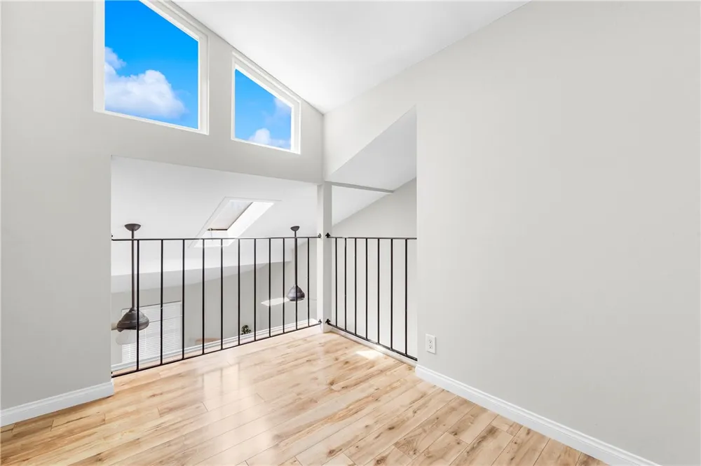 345 University #F6 Costa Mesa, CA 92627