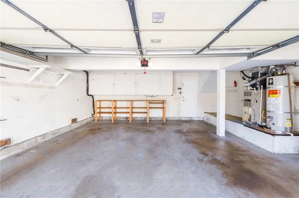 345 University #F6 Costa Mesa, CA 92627
