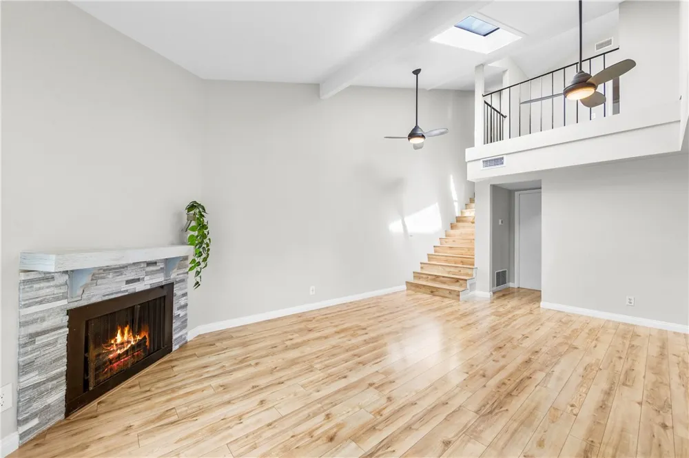 345 University #F6 Costa Mesa, CA 92627
