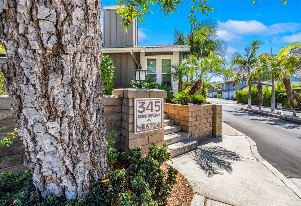 345 University #F6 Costa Mesa, CA 92627