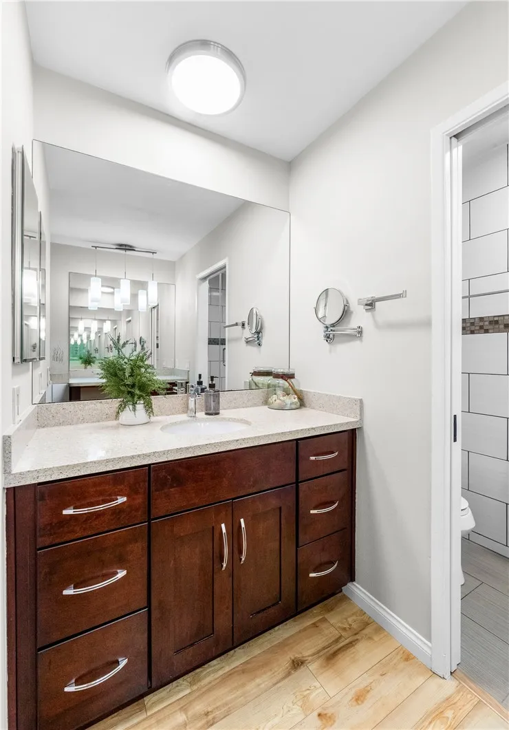 345 University #F6 Costa Mesa, CA 92627