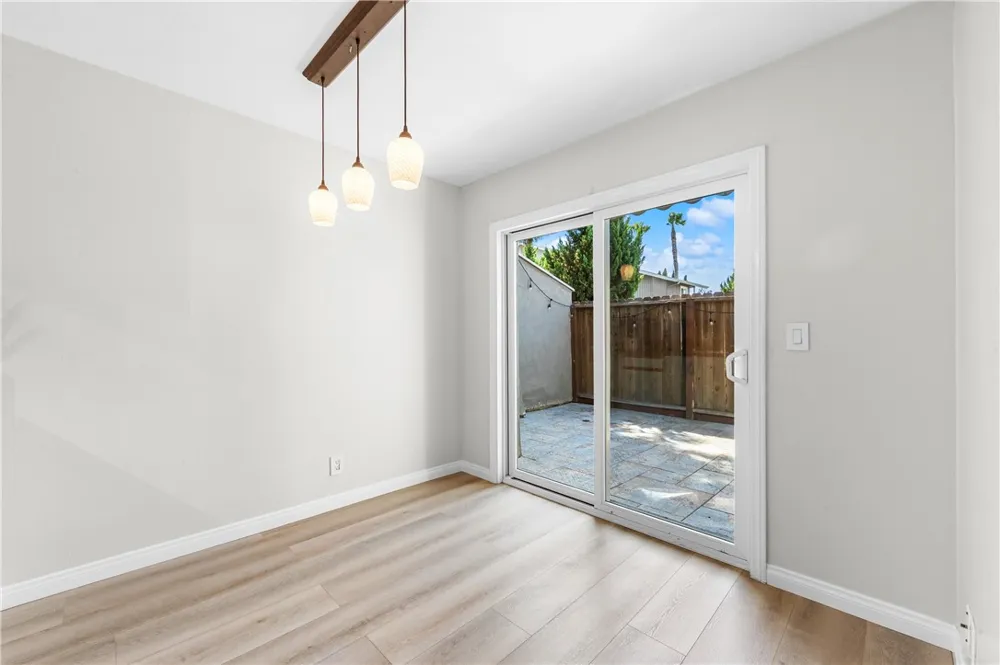 345 University #F6 Costa Mesa, CA 92627