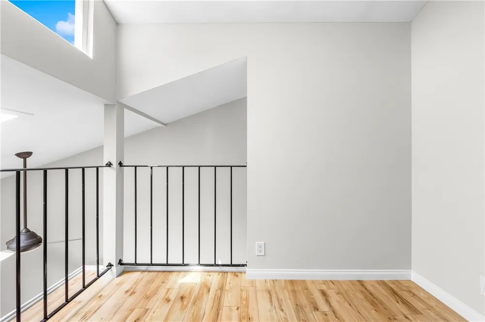 345 University #F6 Costa Mesa, CA 92627