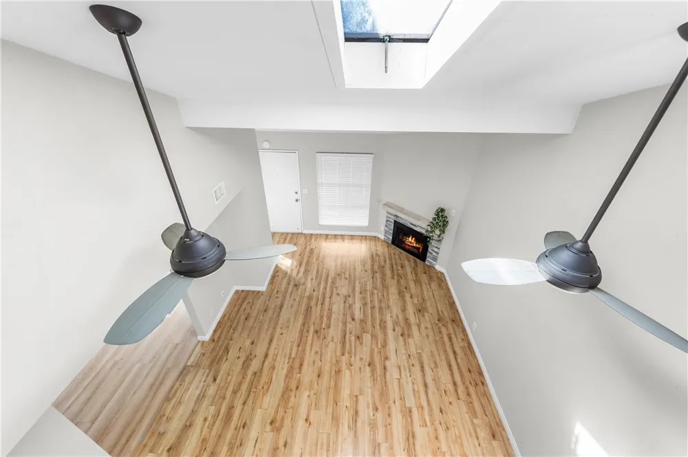 345 University #F6 Costa Mesa, CA 92627