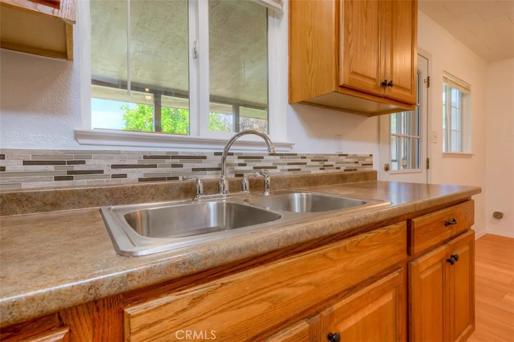 48 Hoover Oroville, CA 95966