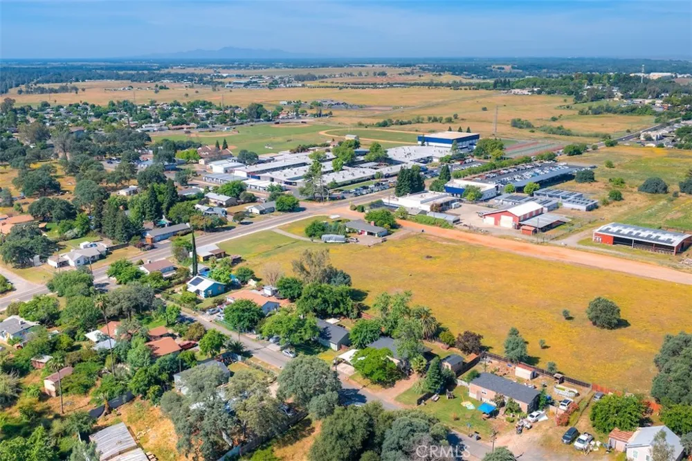 48 Hoover Oroville, CA 95966