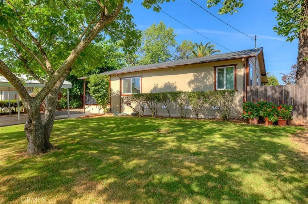 48 Hoover Oroville, CA 95966