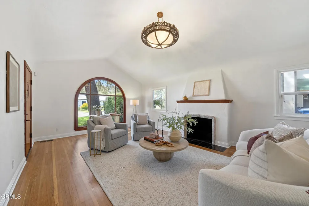 2370 Catherine Road Altadena, CA 91001