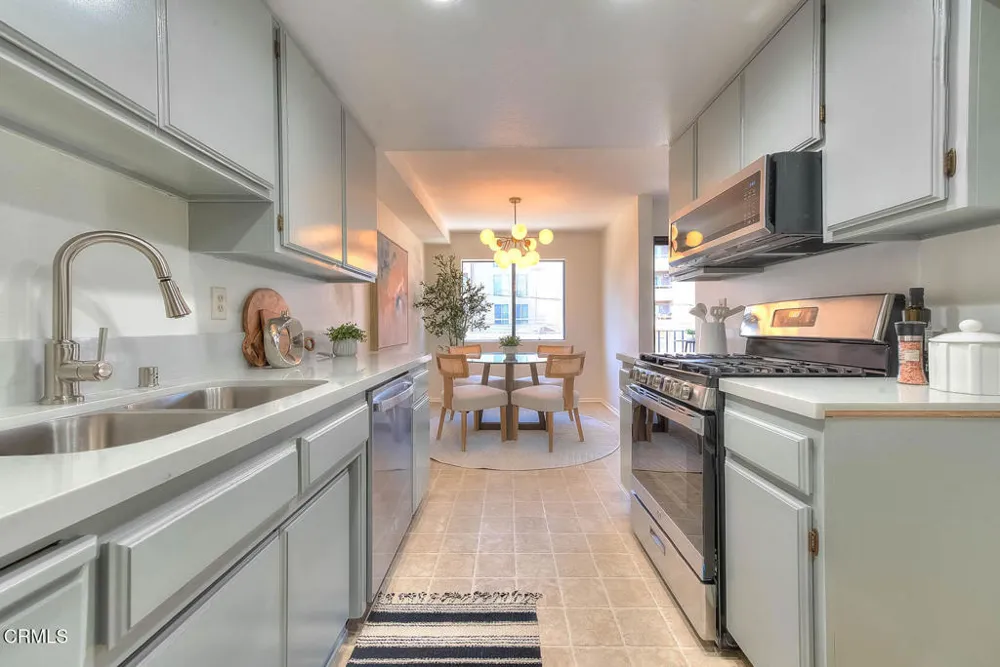 285 S Sierra Madre Boulevard #E Pasadena, CA 91107