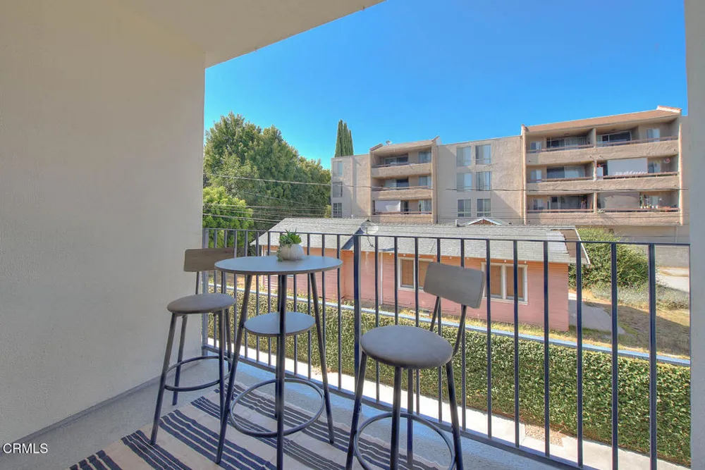 285 S Sierra Madre Boulevard #E Pasadena, CA 91107