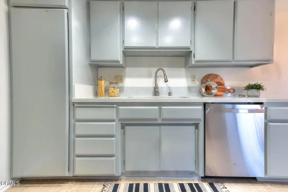 285 S Sierra Madre Boulevard #E Pasadena, CA 91107