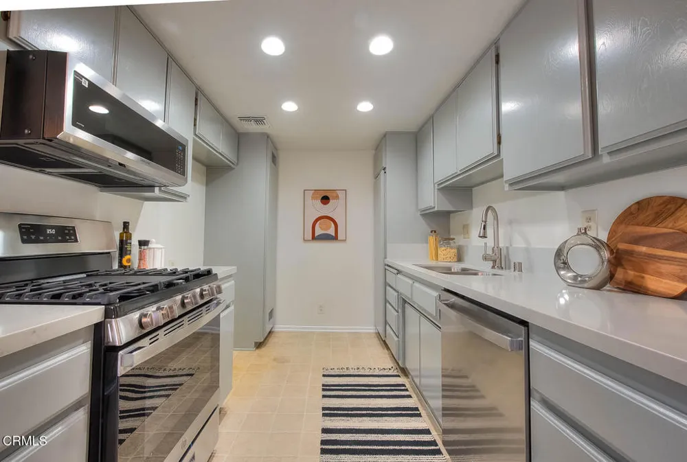 285 S Sierra Madre Boulevard #E Pasadena, CA 91107