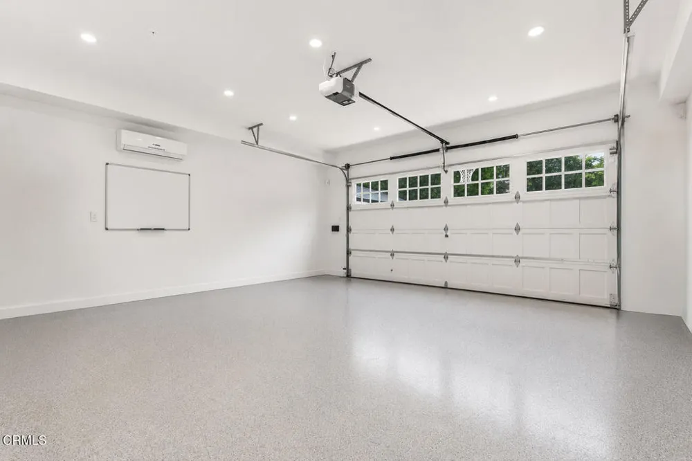 10331 Valley Spring Lane Toluca Lake, CA 91602