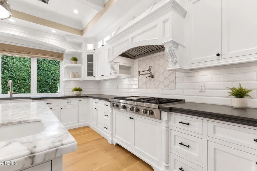 10331 Valley Spring Lane Toluca Lake, CA 91602