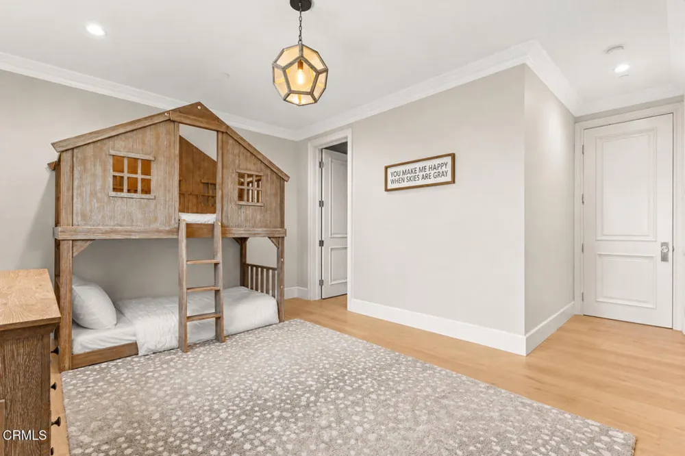 10331 Valley Spring Lane Toluca Lake, CA 91602
