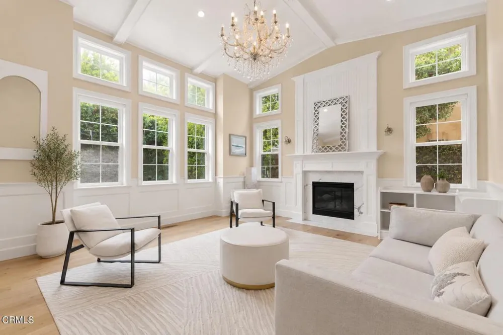 10331 Valley Spring Lane Toluca Lake, CA 91602