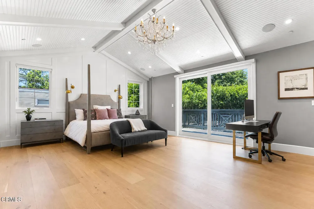 10331 Valley Spring Lane Toluca Lake, CA 91602