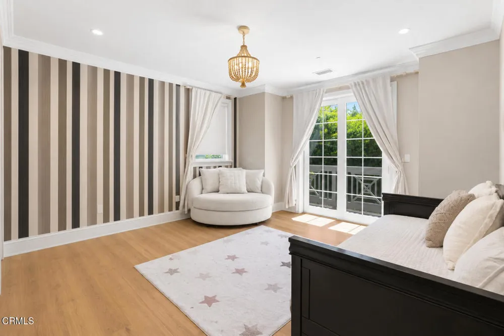 10331 Valley Spring Lane Toluca Lake, CA 91602