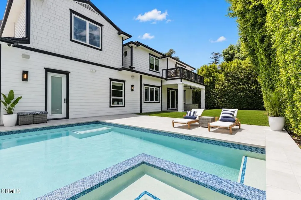 10331 Valley Spring Lane Toluca Lake, CA 91602