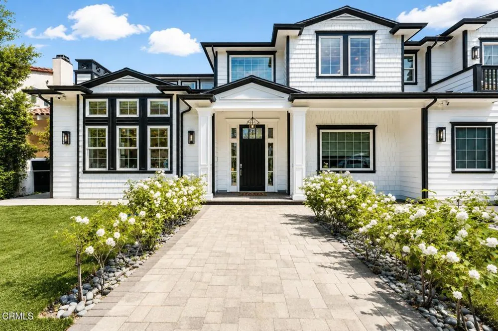 10331 Valley Spring Lane Toluca Lake, CA 91602