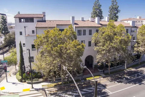 700 E Union Street #207