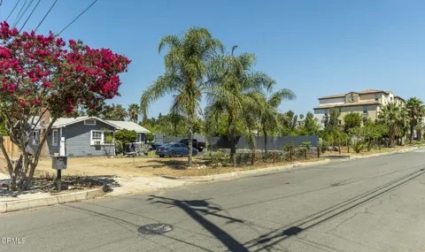 890 S Magnolia Avenue